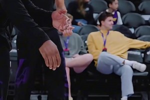 东契奇热身超高弧度“月亮球”投篮➕信手拈来中场三分